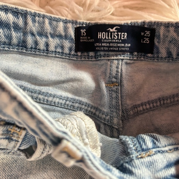 Hollister Ultra High Rise Mom Jean Distressed Cropped W25 - Picture 3 of 7